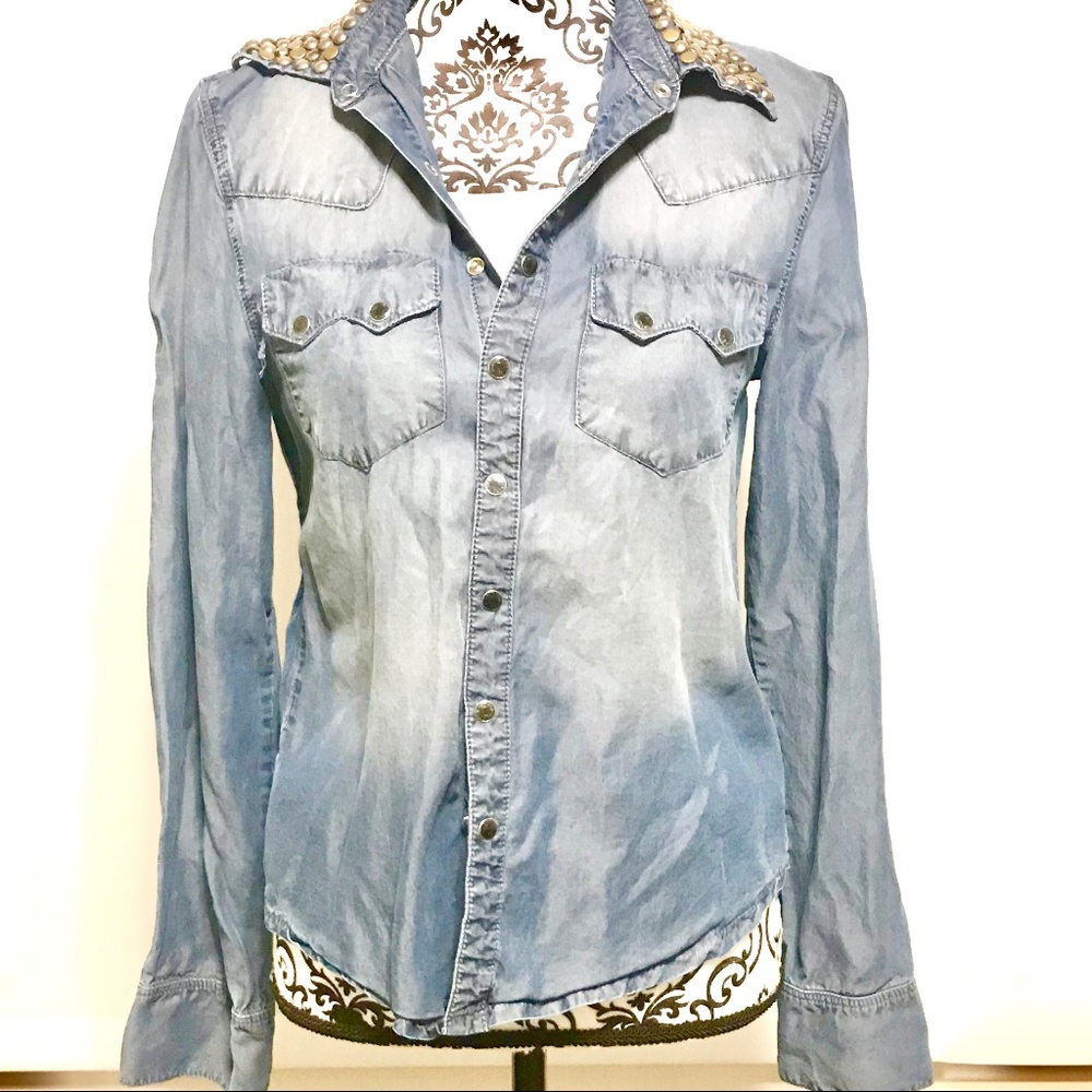 Studded Collar Denim Top - Picture 5 of 6
